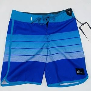 Quiksilver Boys' Everyday Grass size 8